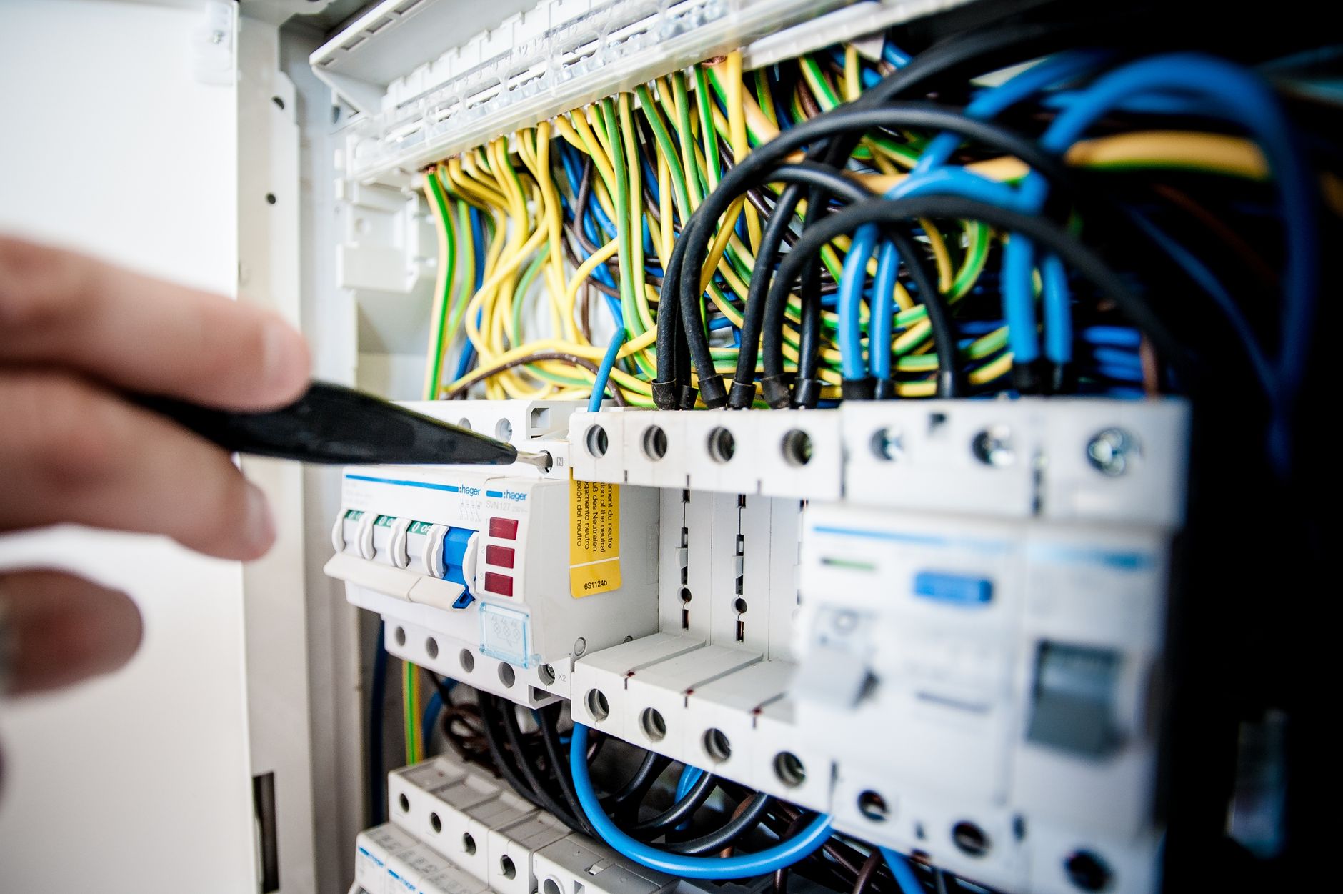 Électricien à Massy